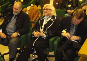 Walter Nones seduto a fianco di Liana Orfei alla assemblea generale 2011 dell'Ente Nazionale Circhi