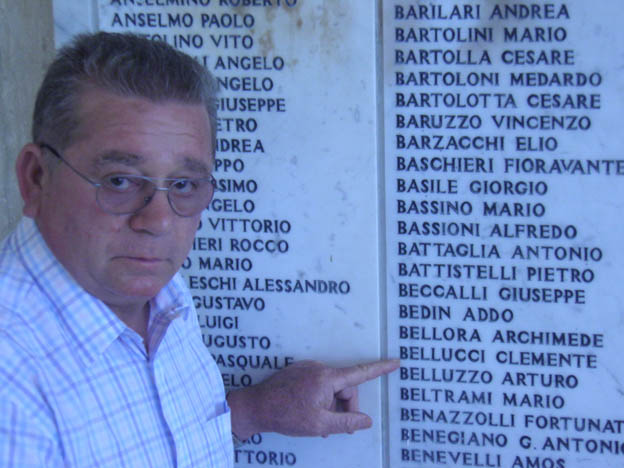 <b>Roberto Bellucci</b> indica il nome di Clemente Bellucci fra i caduti presenti <b>...</b> - bellucci-roberto-el-alamein