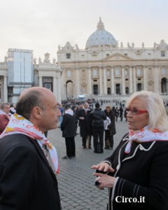 Liana Orfei col presidente Buccioni in piazza San Pietro