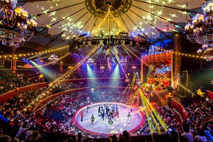 Il magnifico interno dello storico circo francese