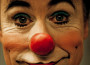 Il clown “Davide” e i paiassi della politica